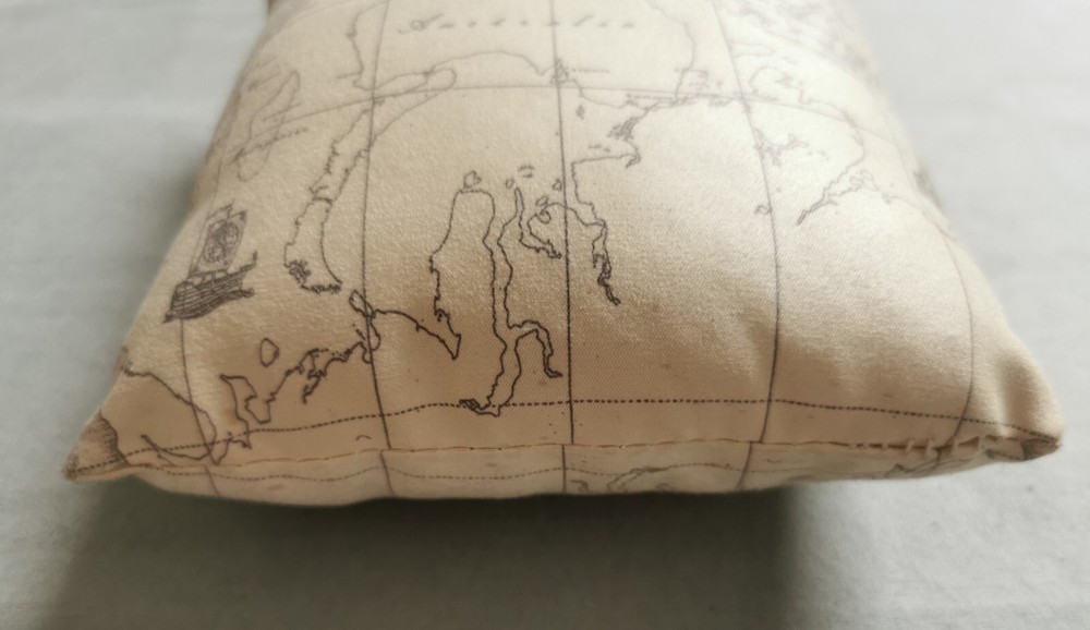 ALVIERO MARTINI 1 CLASS PILLOW DISPLAY FOR ANY USE GOOD CONDITION