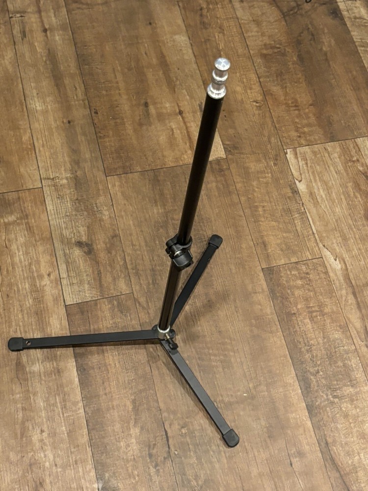 Dyna Lite UNI 400 JR With Tripod, Cord, And Extra Light Bulb