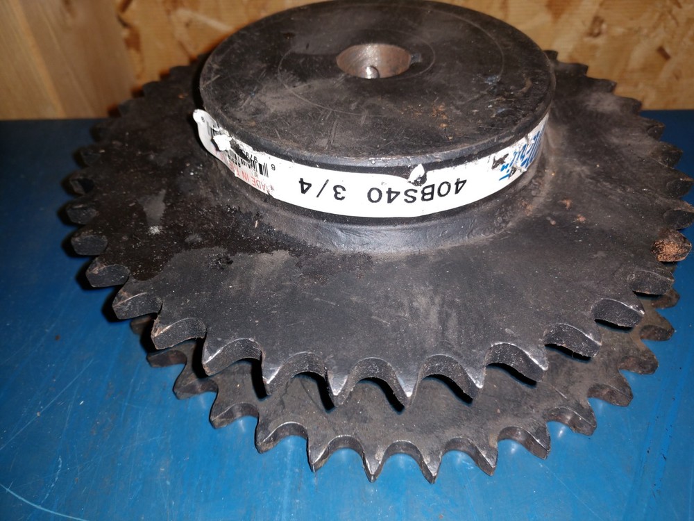 MARTIN 40BS40 3/4” BORE WITH KEYWAY, SPROCKET