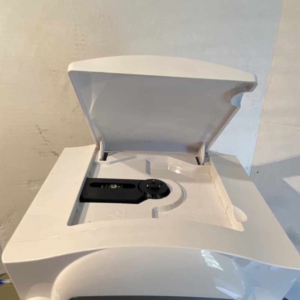 The Singing Machine STVG5698TW Bluetooth Karaoke System with Screen