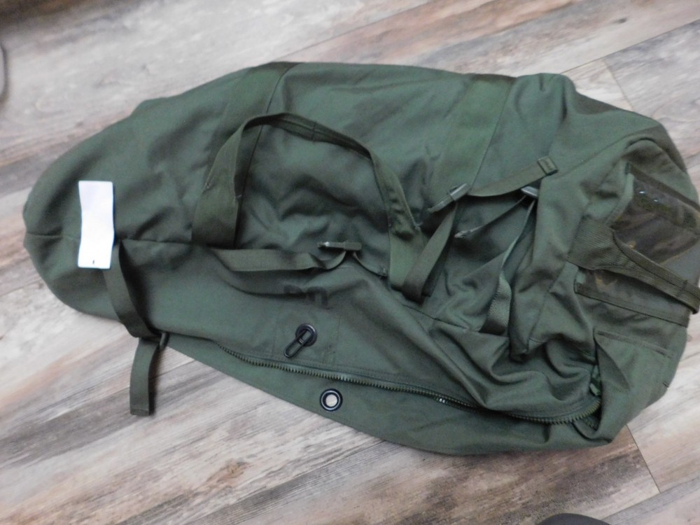 US MILITARY GREEN DUFFLE BAG
