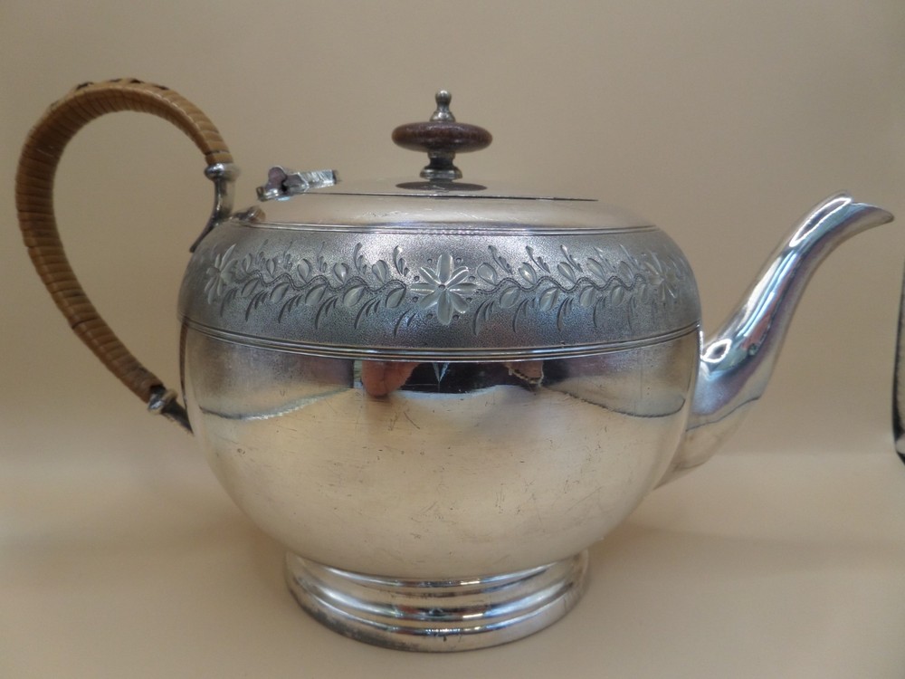 Barker Ellis Britanoid Silver Plated 2 Pint Teapot Wicker Handle 7627