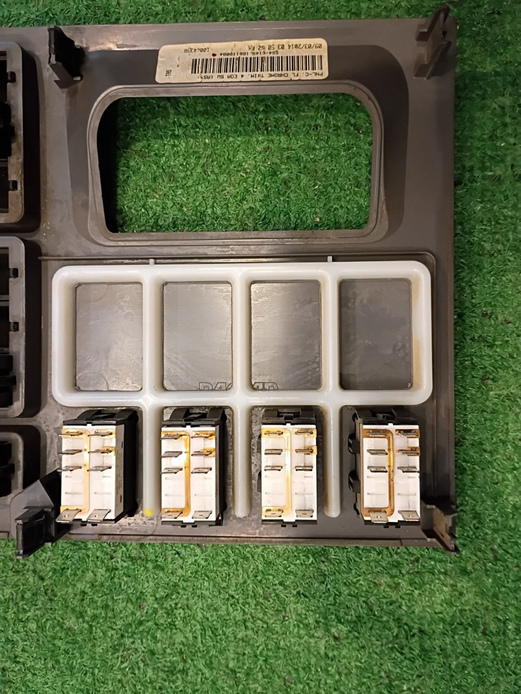 Peterbilt Center Dash Piece W/ Buttons