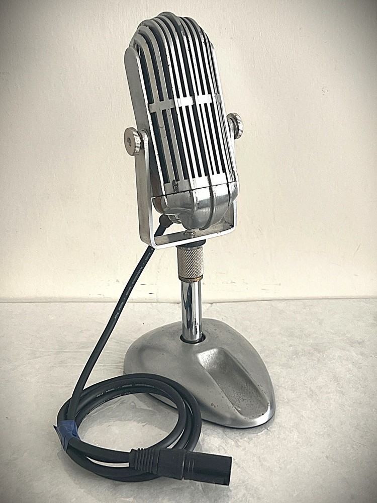 1940's era AMERICAN D9T Dynamic dual-element Microphone w/stand & cable