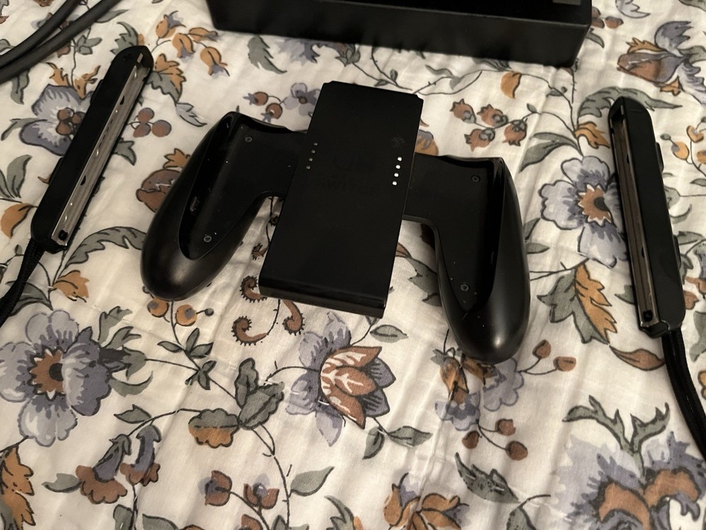 Nintendo Switch Dock, Controller Grip, Joy-Con Straps & HDMI Cable Bundle