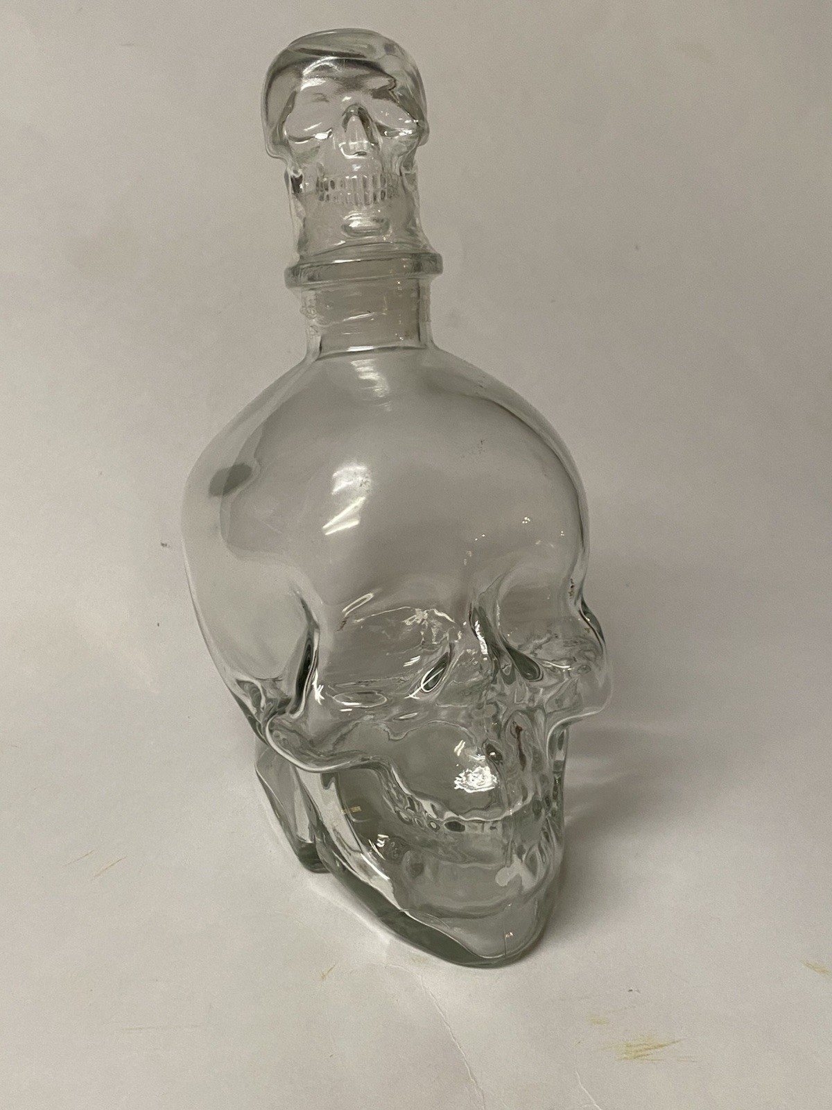 Halloween Skull Decanter with Airtight Skull Stopper Clear Glass 26.5 oz. New