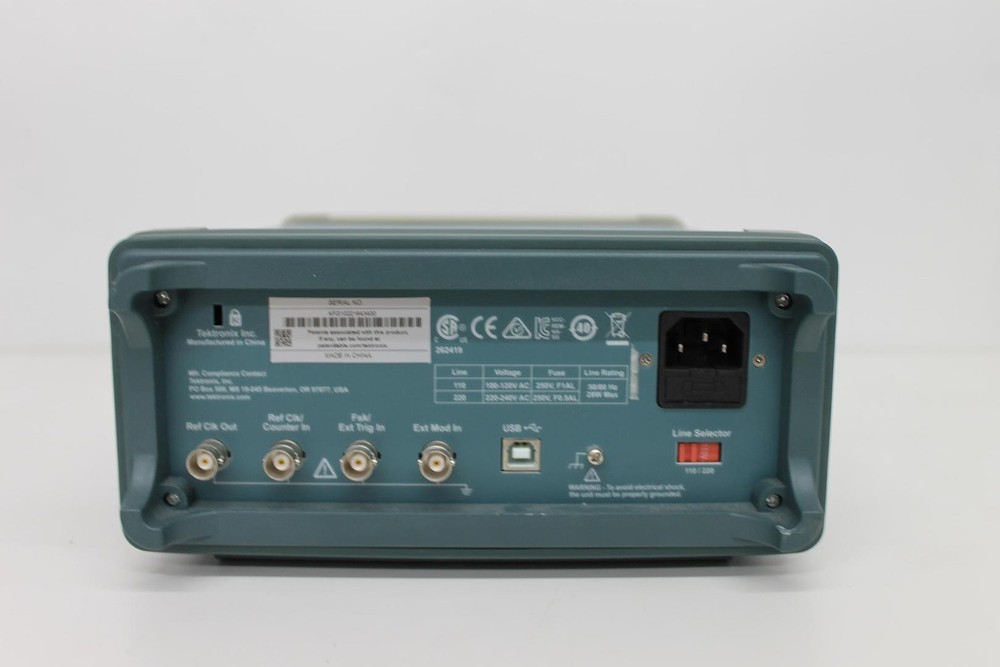 Tektronix AFG1022 Arbitrary Function Generator Dual Channel 25 MHz