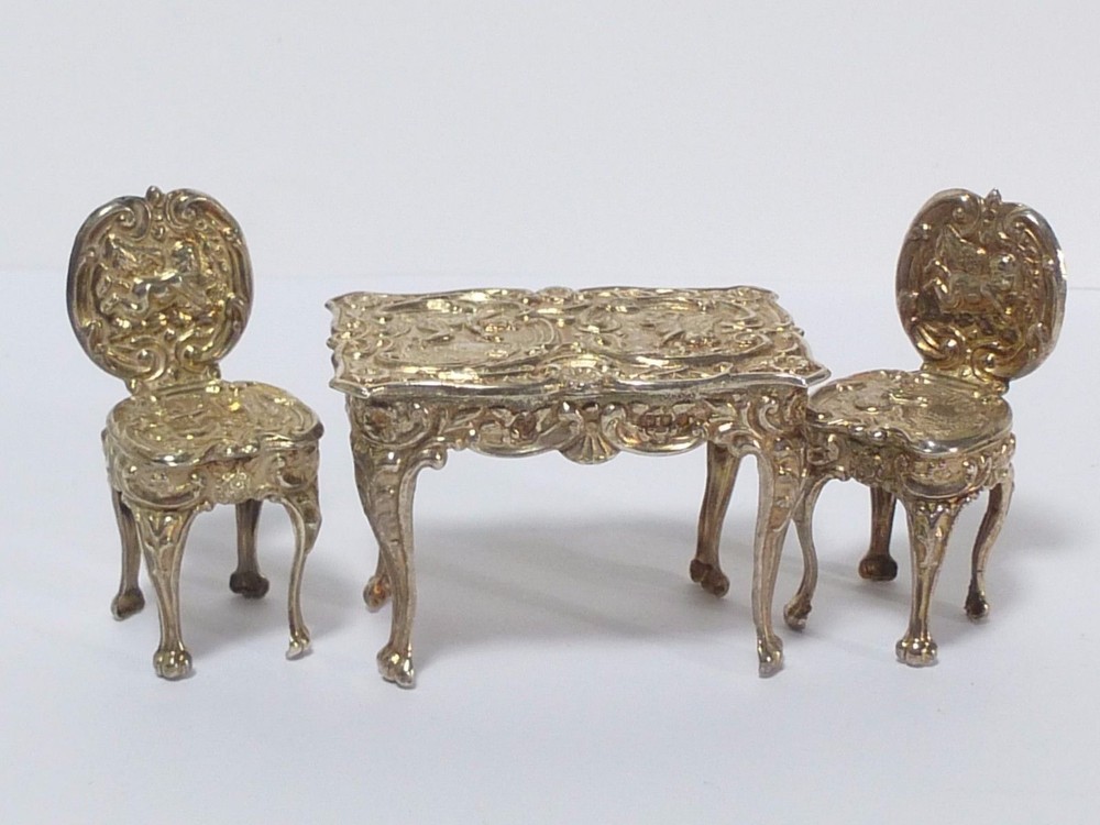 VINTAGE HALLMARKED SILVER MINIATURE TABLE & CHAIRS CHERUB DETAILING