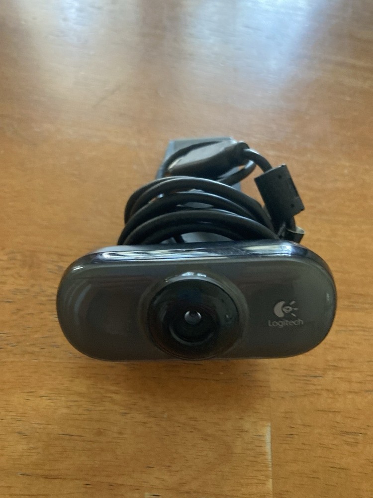 Logitech Web Cam Camera With Clip On Plug In Works Great!