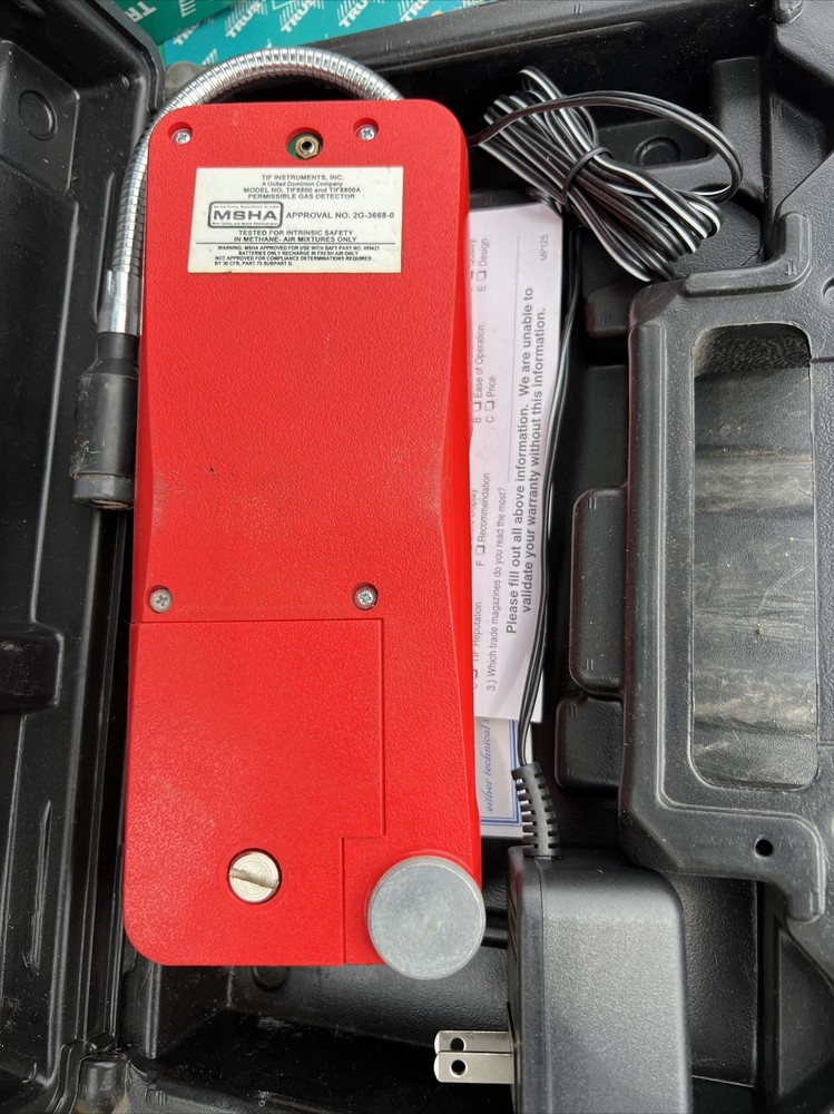TIF Instruments 8800A Combustible Gas Detector with Case / YTP017805)