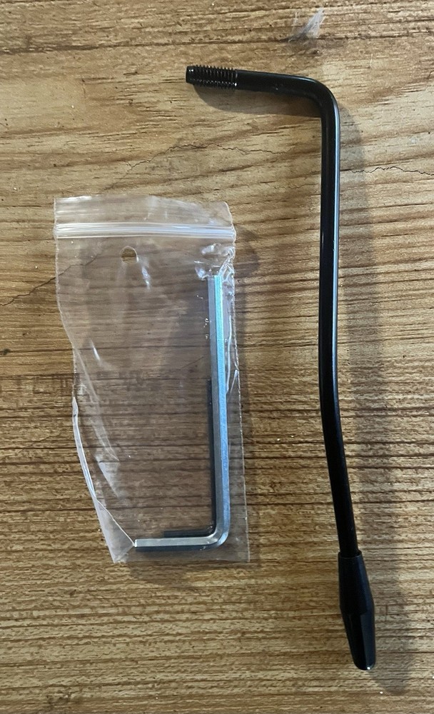 Black Tremolo Arm & Alan Wrench Set￼