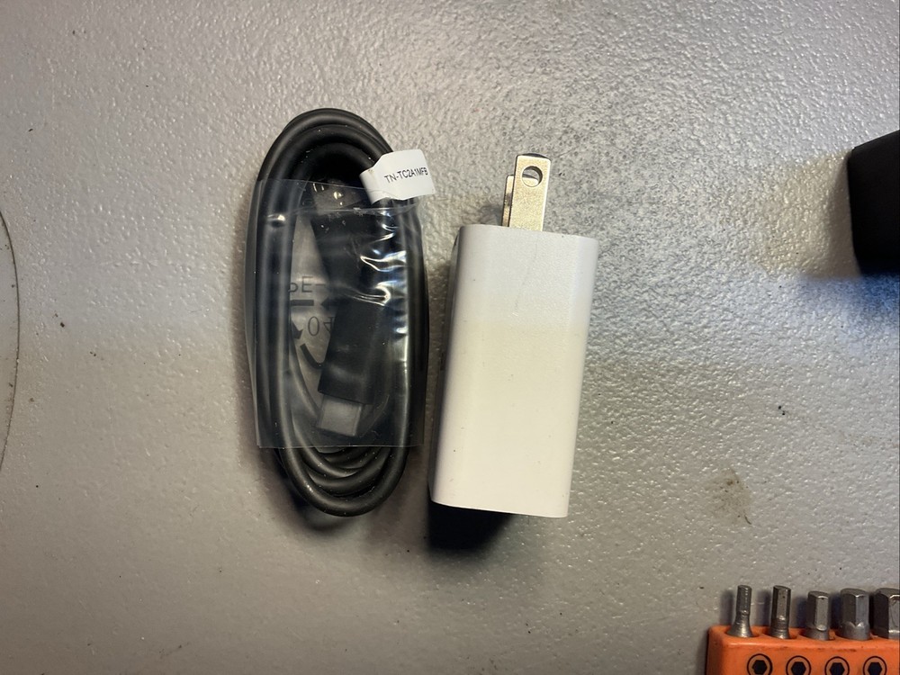 Lithium Pro 4V Screwdriver-Rechargeable W/27 Bits Including Nut Driver Bits