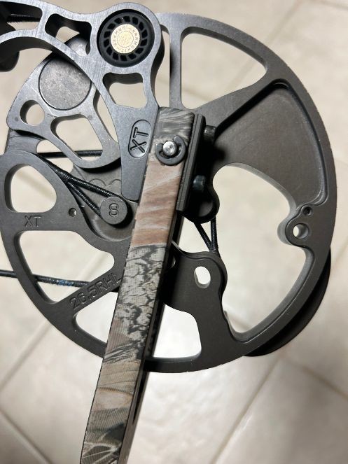 MATHEWS SWITCHBACK XT 70LB 26.5" DRAW 60-70 lbsCOMPOUND BOW RH