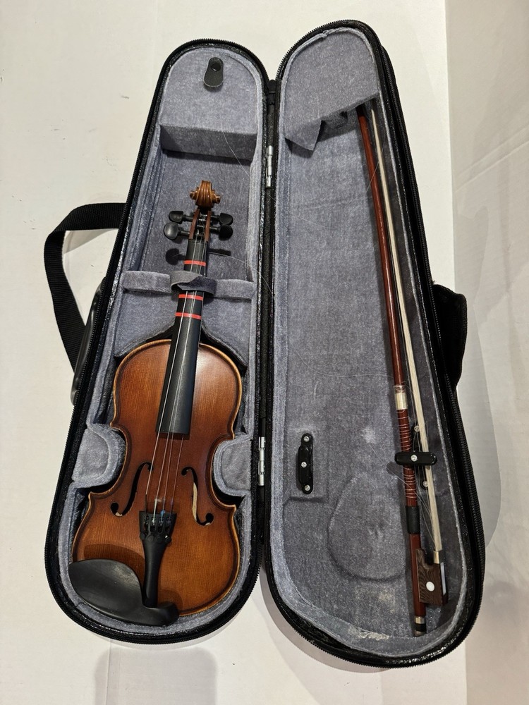 4-Strings 1/8 Violin w/ Backpack Case and Bow.