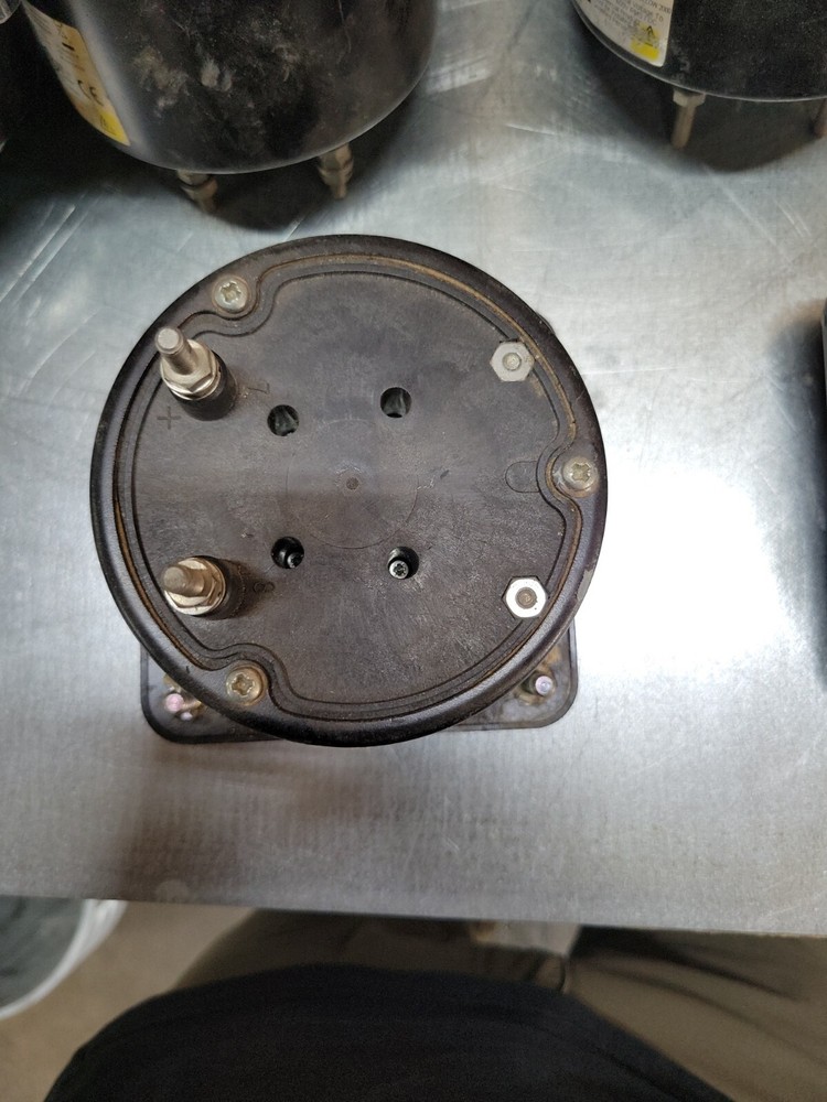 1) Crompton 077-05FA-LSSU-C6 Meter