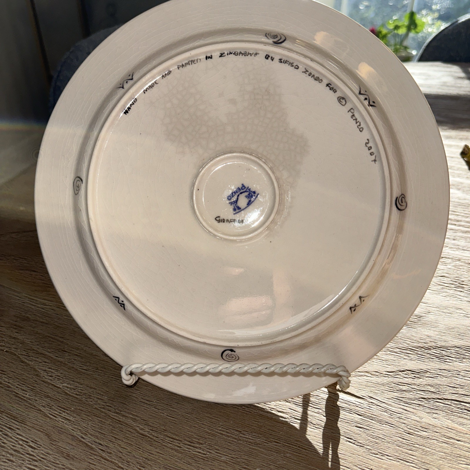 Penzo Zimbabwe Hand Painted 10.75 In Plate Giraffe Signed 2007