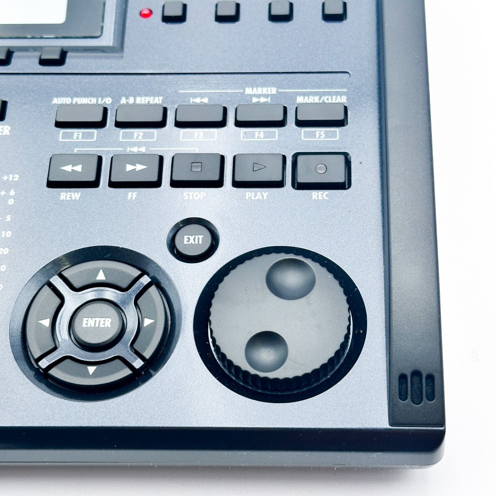 Zoom R8 Multitrack Digital Recorder 8-track MTR Sampler Working Order