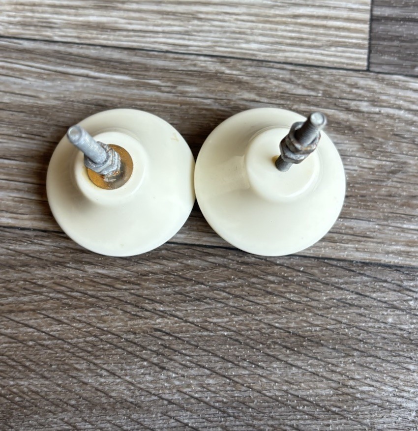 Set Of 2 Gold Filigree Designed Knobs Drawer Pulls Hardware Vintage Style 2”