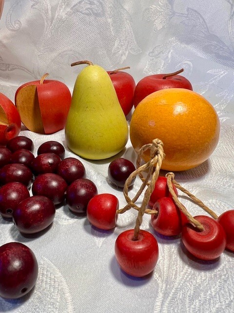HAND TURNED/CRAFTED WOODEN FRUIT & BERRIES