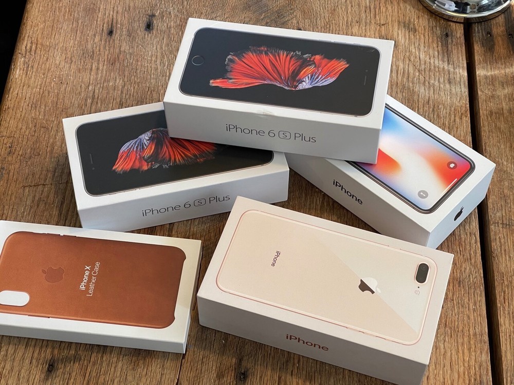 iPhone Boxes (Lot)