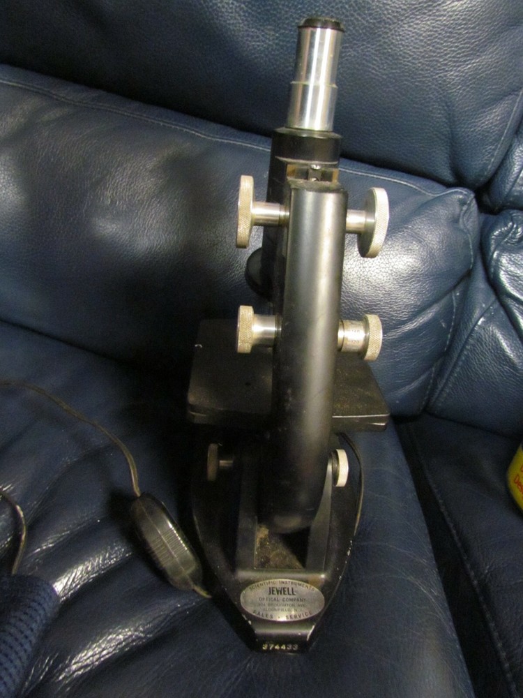 Vintage A O Spencer Microscope Model 374433