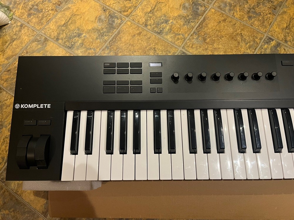 Native Instruments Komplete Kontrol A49 Smart Keyboard Controller
