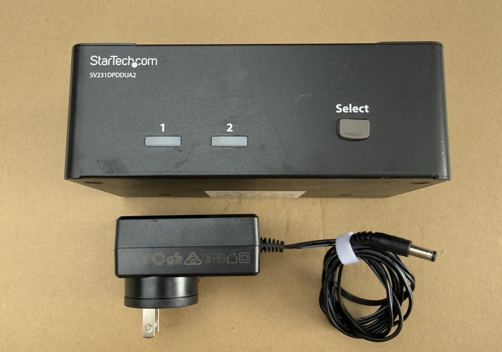 StarTech SV231DPDDUA 2-Port Dual DisplayPort USB KVM Working