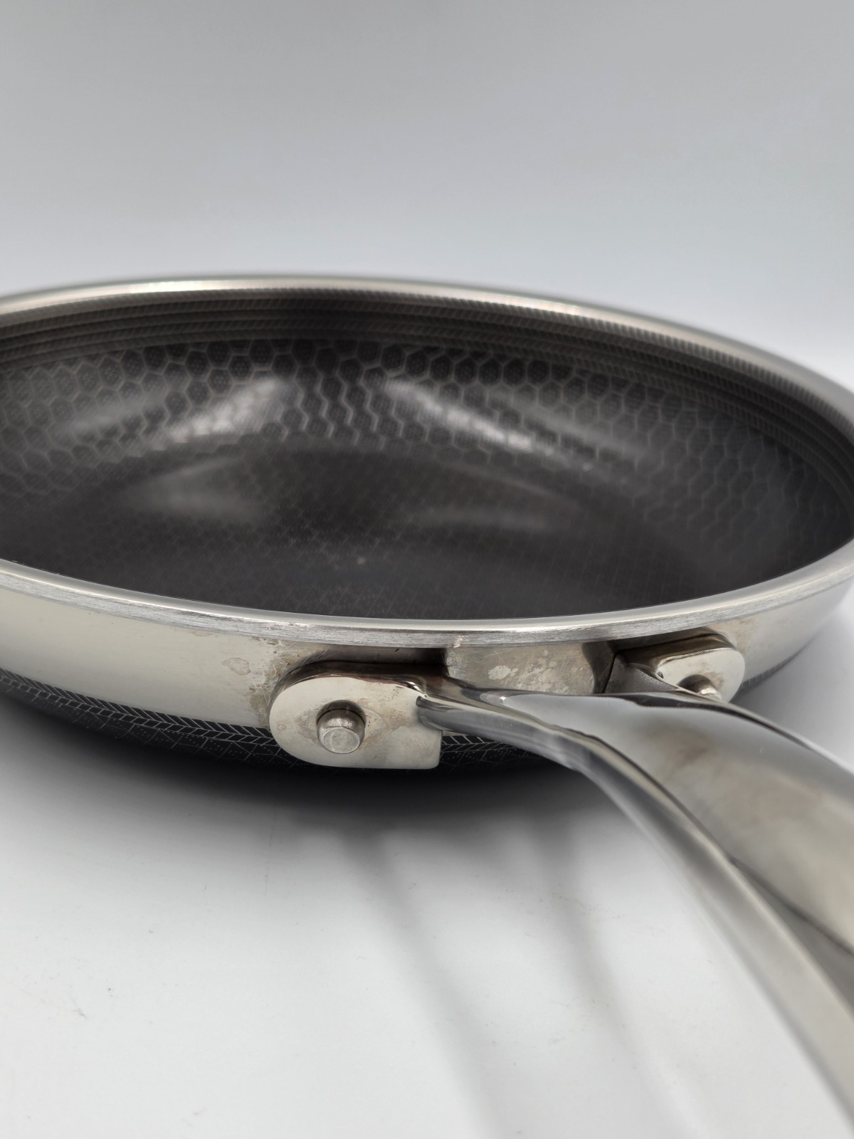 HexClad 8" Round Hybrid Stainless Steel Frying Pan Skillet Nonstick No Lid