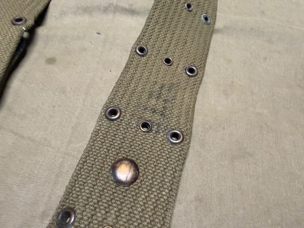 ORIGINAL WWII US ARMY M1942 PISTOL AMMO EQUIPMENT FIELD BELT-OD#7, DATED:1945