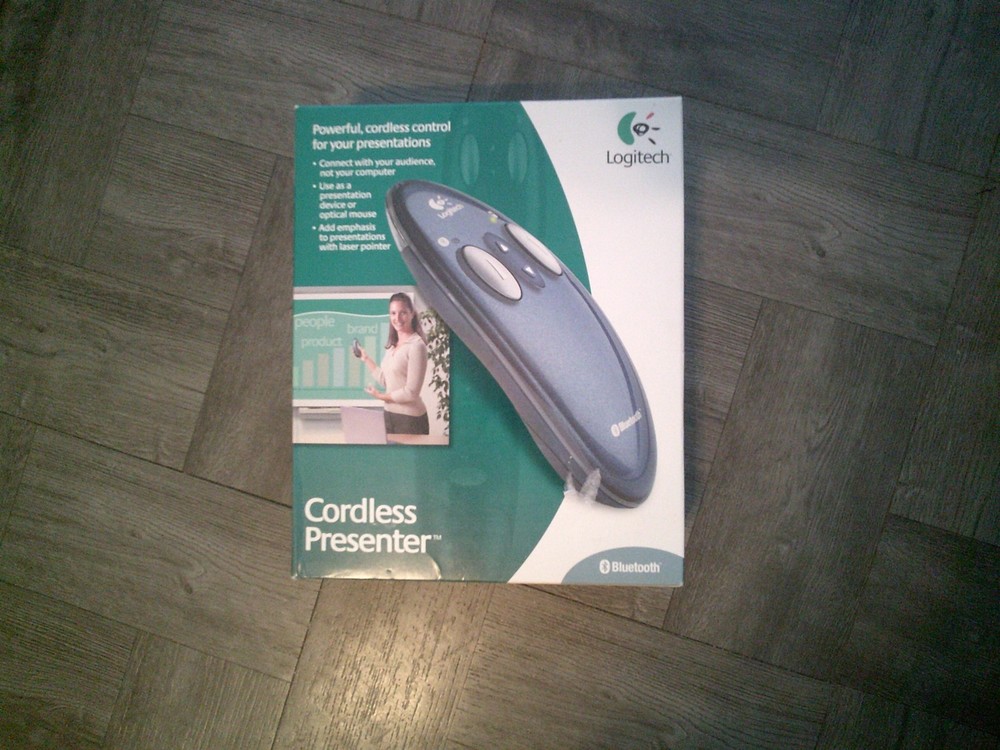 Logitech Cordless Presenter (New in package)