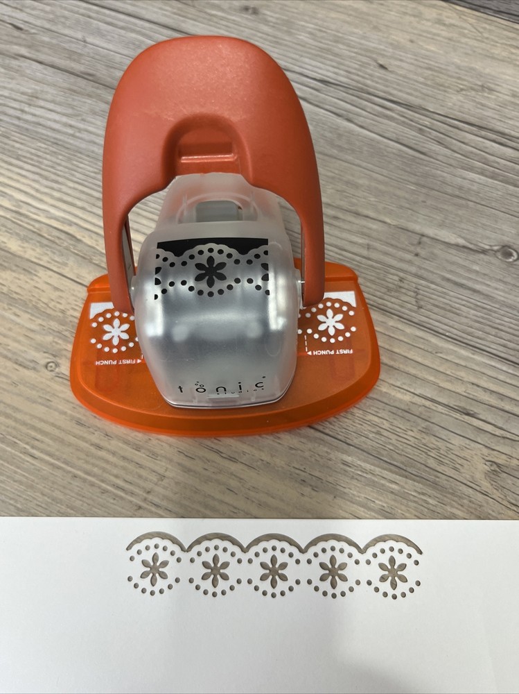 Tonic Studios Simplicity Pattern Paper Punch Daisy Strip Border Geared Punch