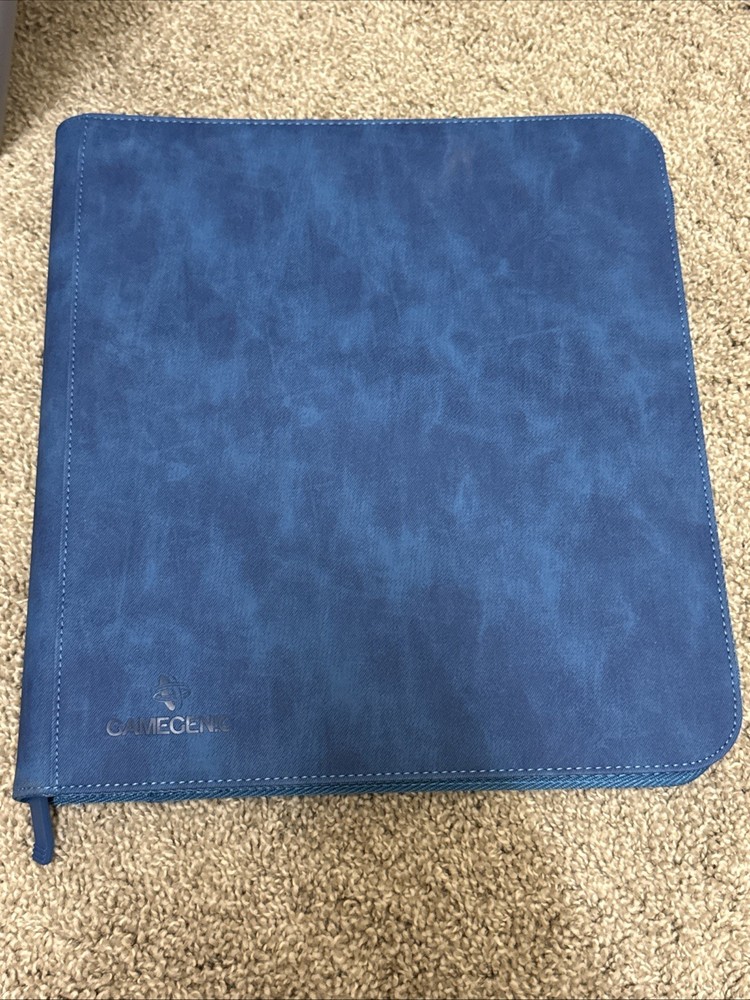 USED Blue Gamegenic : Prime 24-Pocket Binder
