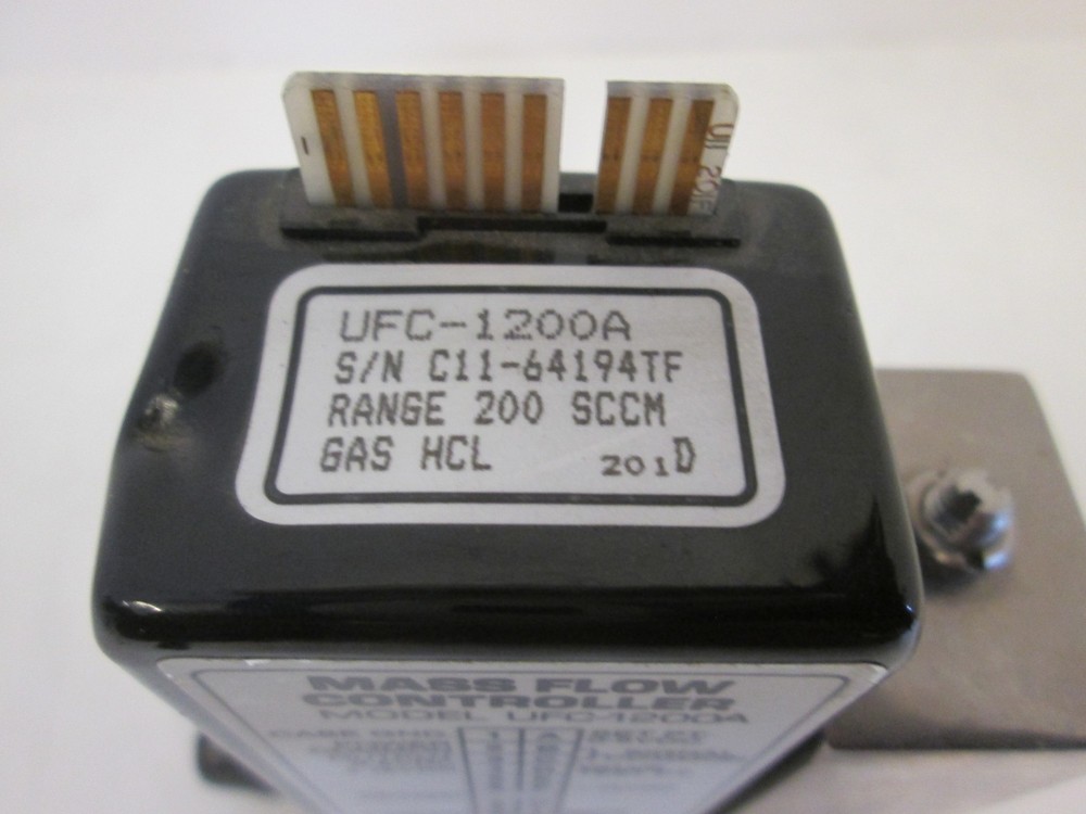 Unit Instruments, UFC-1200A, Mass Flow Controller, 200 SCCM, HCL, Used