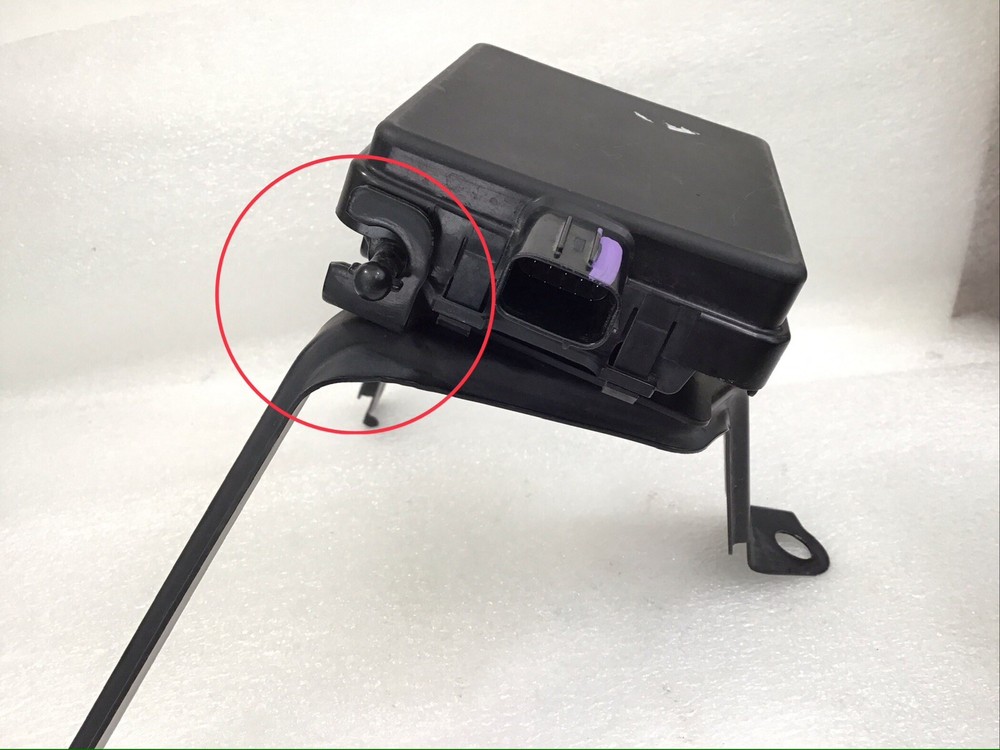 2016-2018 TOYOTA MIRAI CRUISE CONTROL DISTANCE SENSOR RADAR MODULE MISSING CLIPS