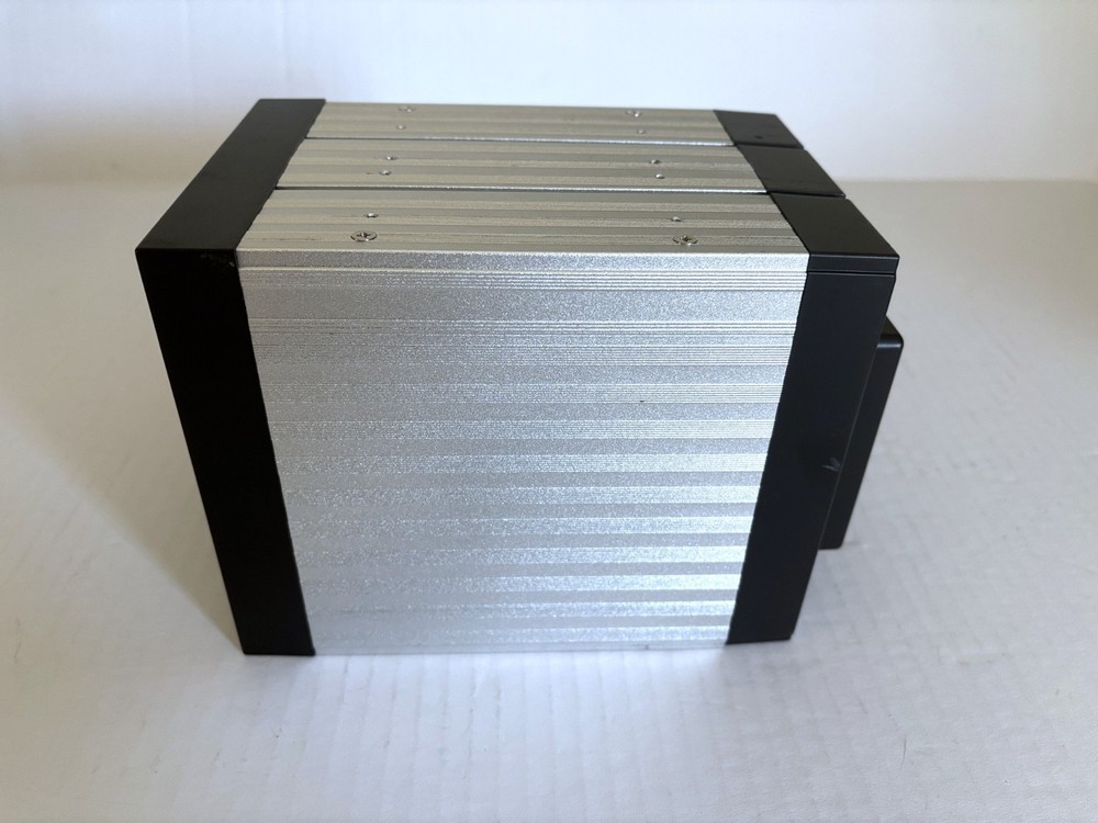 Addonics 4 x 3.5" hot-swappable Disk Array & Adaptec 1000-16i HBA controller