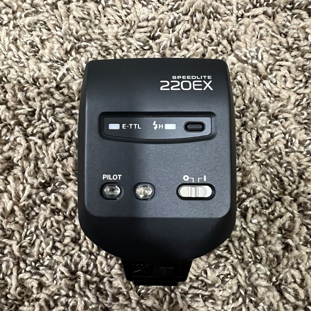 Canon Speedlite 220EX Shoe Mount External Flash w/ Soft Case Tested & Working
