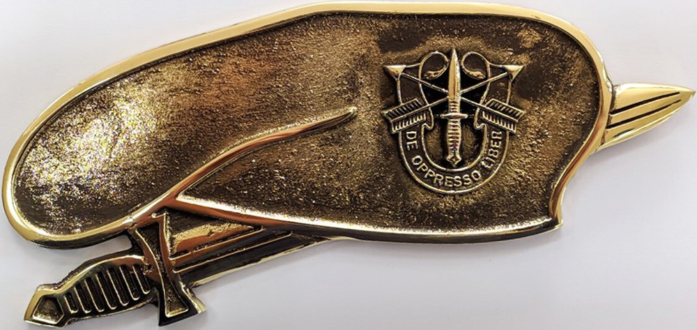 AUTHENTIC ARMY SPECIAL FORCES BELT BUCKLE RARE!