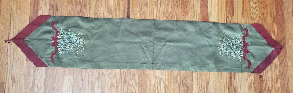 2 Holiday Table Runners Used Excellent Condition