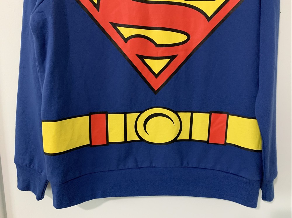 New SUPERMAN SWEATSHIRT TOP Halloween LARGE Soft Inside Pullover NWT