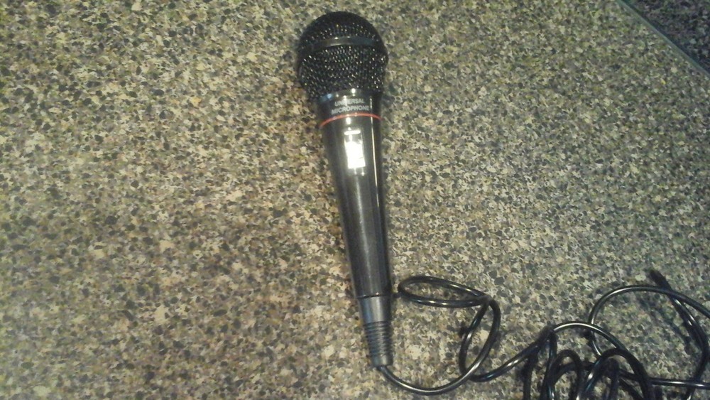 Handheld Wired Universal Microphone Audio Karaoke Singing