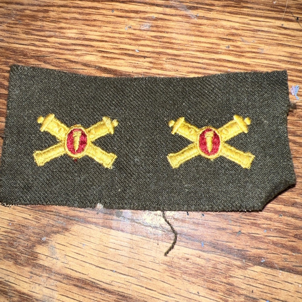 ORIGINAL WWII US ARMY JACKET SHIRT SEW ON "ARTILLERY" OFFICER COLLAR INSIGNIA