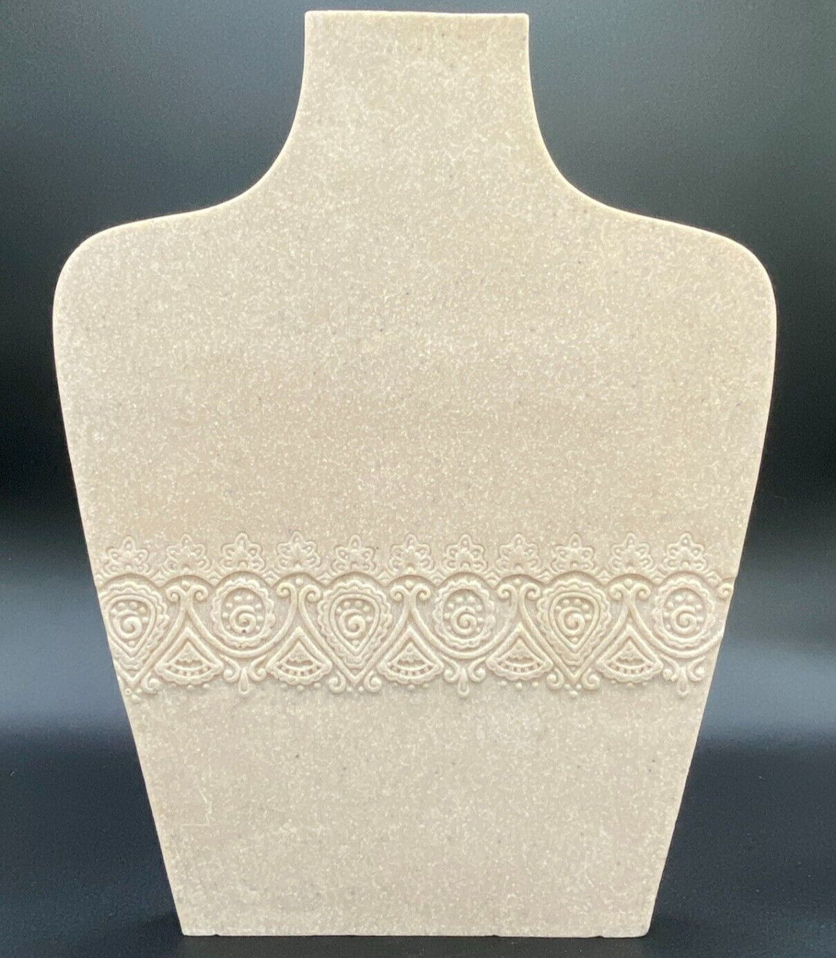 Artisan De Luxe Home Poly‑Resin Tan Necklace Display