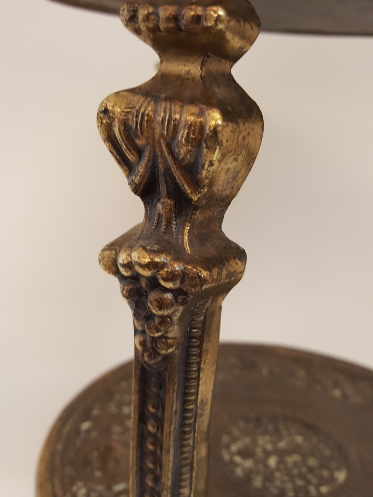 Vintage midcentury Moroccan gold gilt metal drinks table accent 2 tier 7184