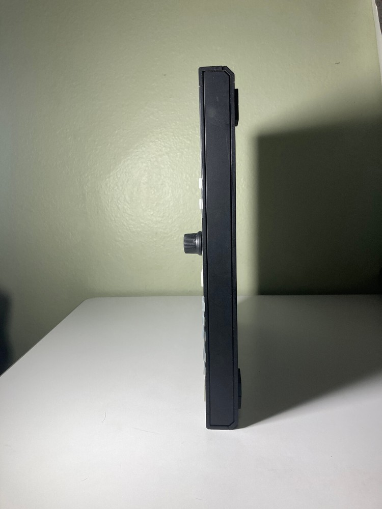 Native Instruments MASCHINE JAM Production & Performance MIDI Controller Used