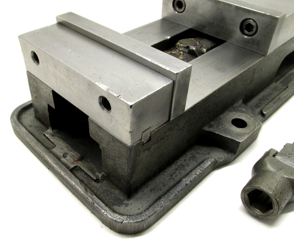 KURT ANGLOCK 6" MILLING MACHINE VISE w/ JAWS & HANDLE - #D60