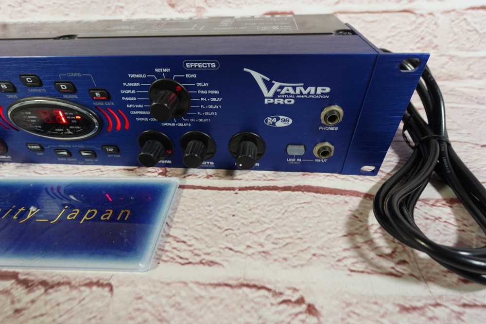 BEHRINGER V-AMP PRO Guitar Amp Simulator Multi-Effects fast ship from japan