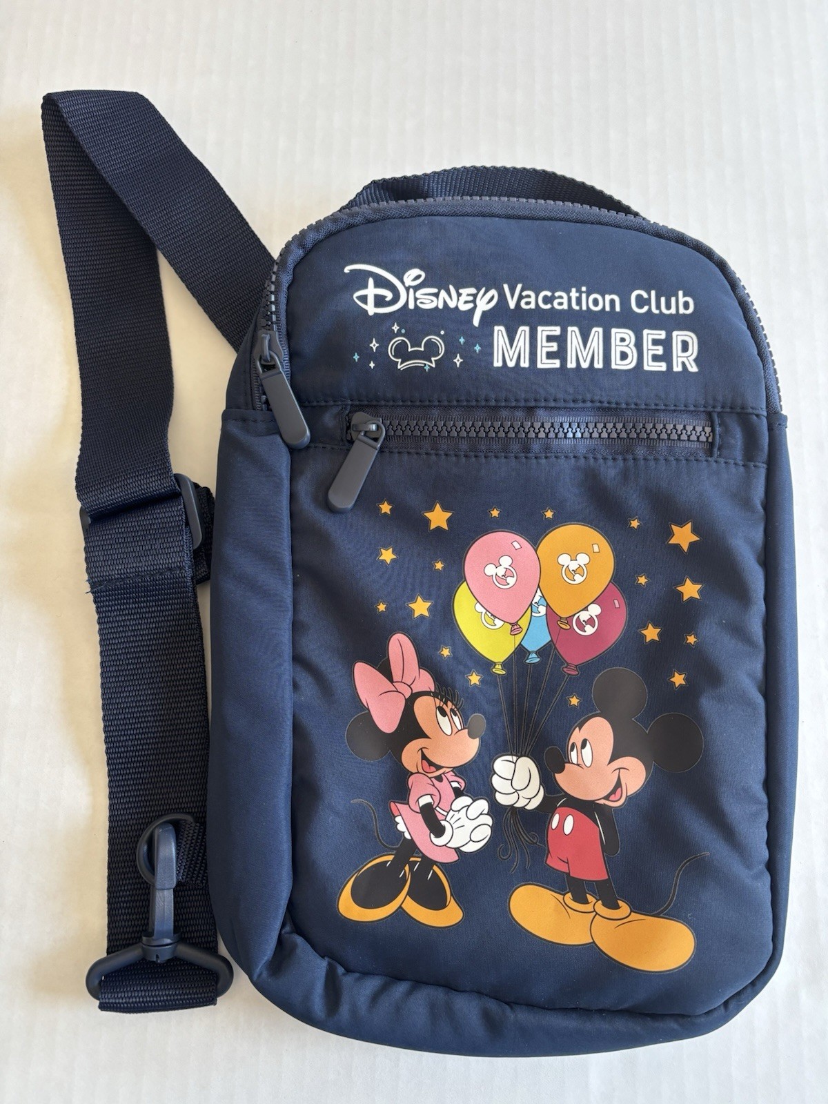 DVC Member 2025 -Disney Vacation Club Crossbody Bag Mickey &Minnie - BRAND NEW!