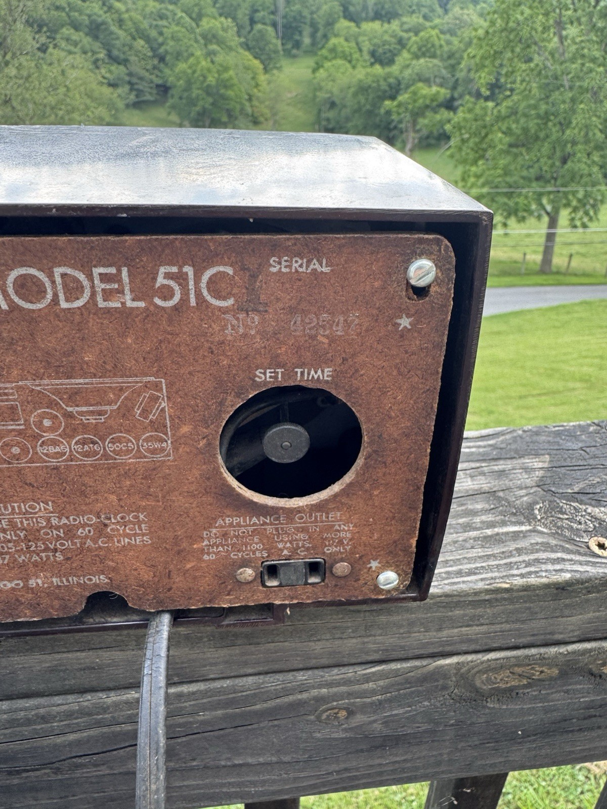 Vintage 1950 Motorola Model 51C Tube AM Clock Radio Works Brown Plastic