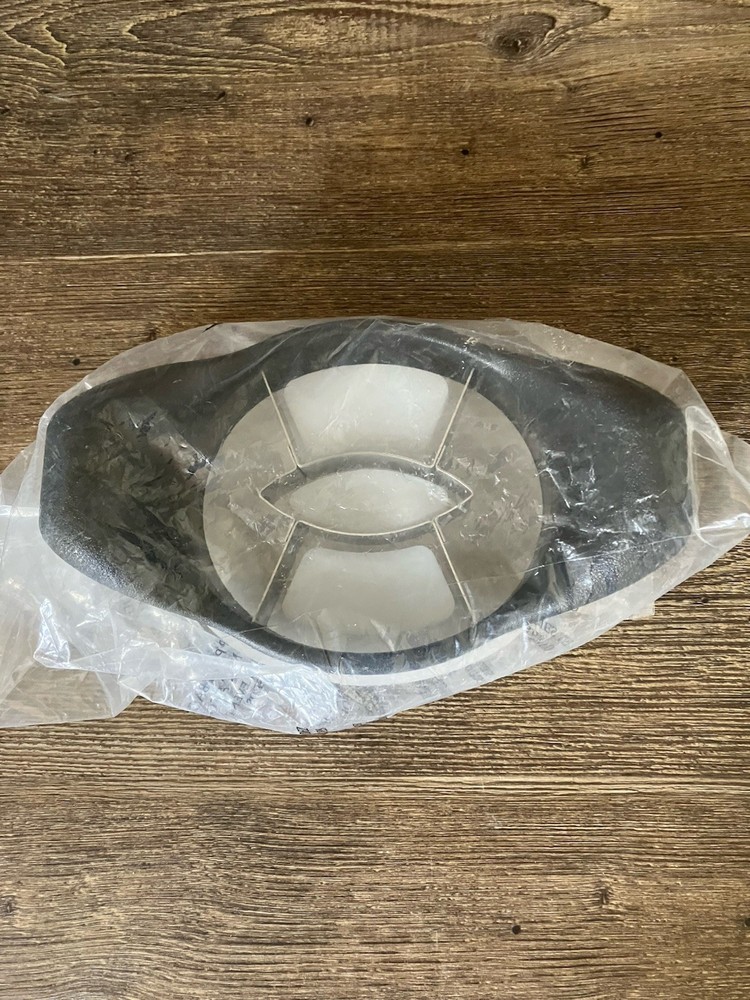 Pampered Chef Mango Wedger