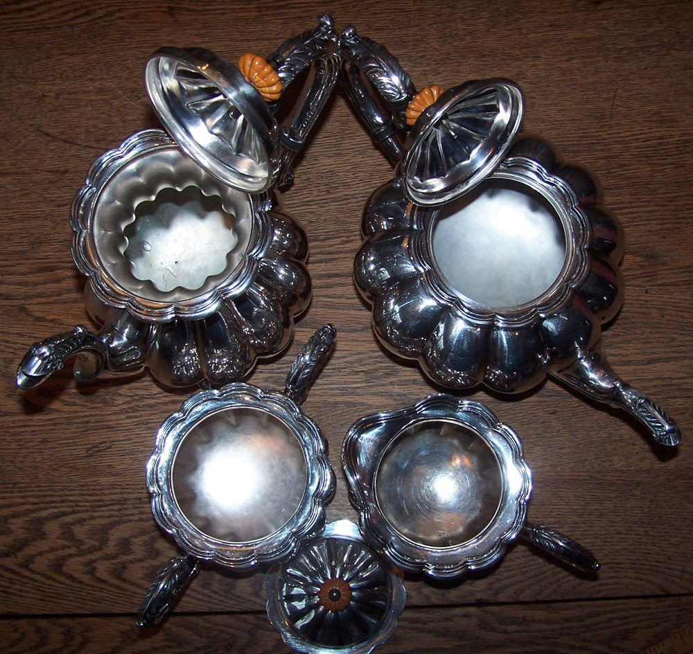 Vintage Melon Pattern Silverplate Coffee & Tea Service w Melon Bakelite Finials